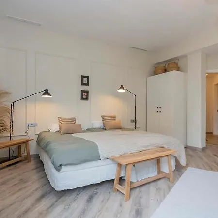 Luxury 4-bedrooms In Rambla De Catalunya ברצלונה
