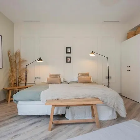 Luxury 4-bedrooms In Rambla De Catalunya * ברצלונה