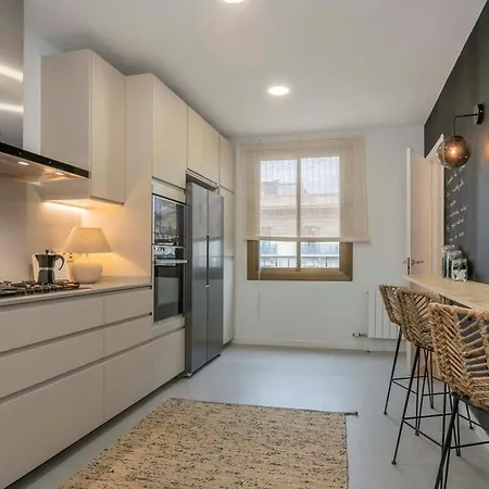 Luxury 4-bedrooms In Rambla De Catalunya דירה ברצלונה