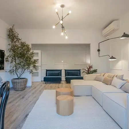 Luxury 4-bedrooms In Rambla De Catalunya דירה *