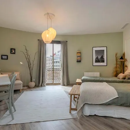 Luxury 4-bedrooms In Rambla De Catalunya Apartment